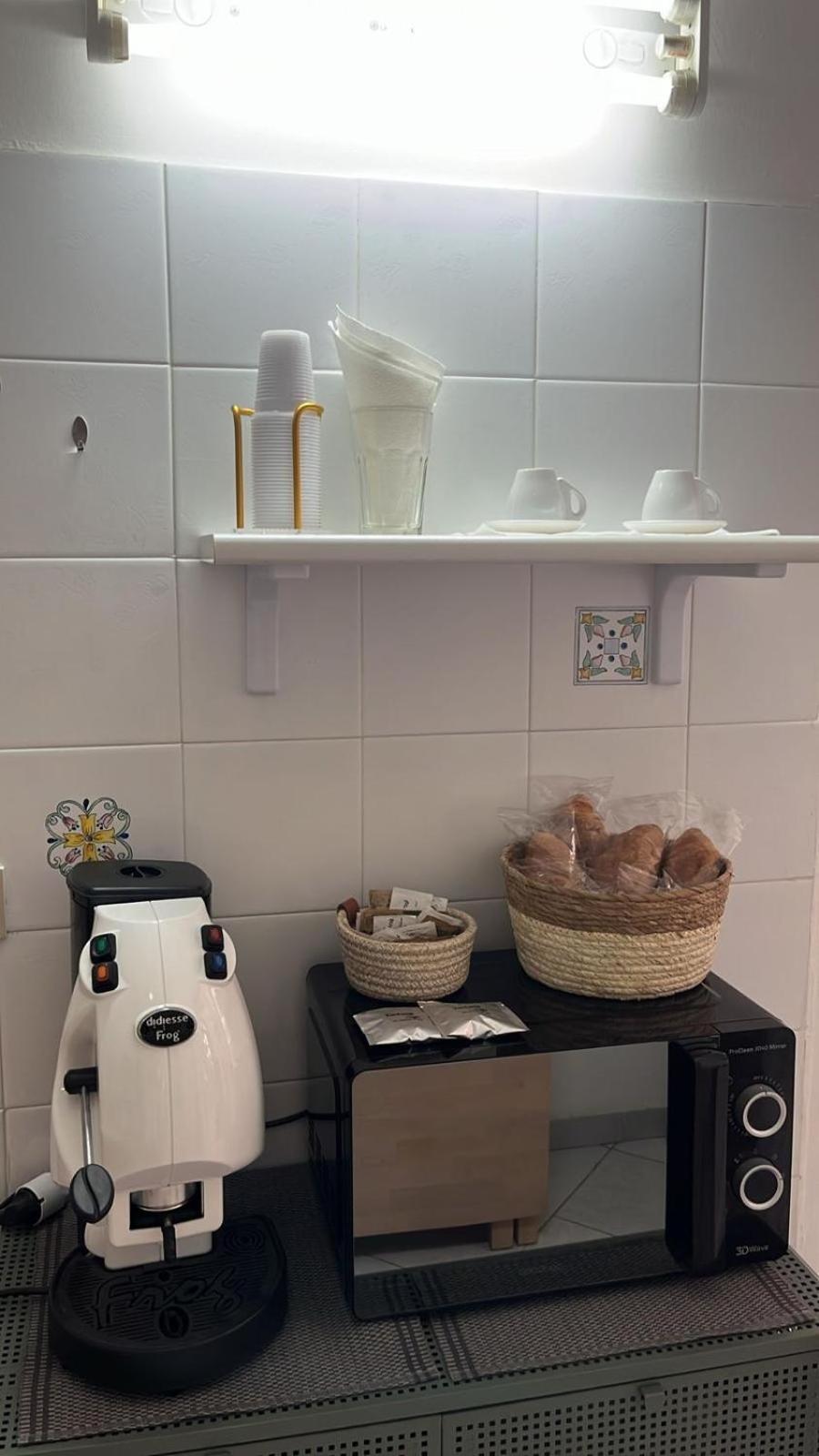 Casa Dei Nonni Di Yuri Bed & Breakfast Palermo Bagian luar foto